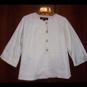 White Fashion Coat,Gold Closure Hooks,Half-Sleeves
